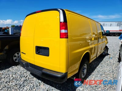 Trzecie zdjęcie samochodu z tyłu: 2024 CHEVROLET EXPRESS G2500 VIN:1GCWGAFP4R1182020 - miniatura