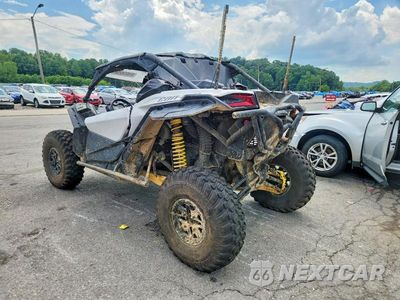 Trzecie zdjęcie samochodu z tyłu: 2018 CAN-AM MAVERICK X3 UTILITY VEHICLE VIN:3JBVGAY45JK001396 - miniatura