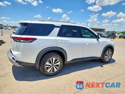 Trzecie zdjęcie samochodu z tyłu: 2025 NISSAN PATHFINDER SL VIN:5N1DR3CA7SC314299 - miniatura
