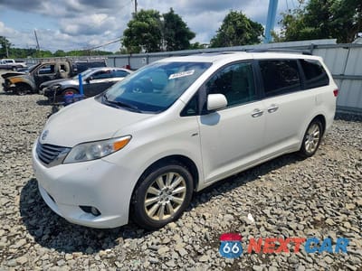 2017 TOYOTA SIENNA XLE 7-PASSENGER 5TDDZ3DC7HS176730 - główne zdjęcie licytacji z USA - miniatura