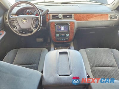 Zdjęcie 8 z 13 samochodu: 2008 CHEVROLET SUBURBAN K1500 LS VIN:3GNFK16308G174936 - miniatura
