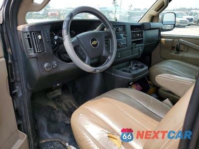 Zdjęcie 8 z 13 samochodu: 2017 CHEVROLET EXPRESS 2500 CARGO DELIVERY VAN VIN:1GCWGAFG6H1121850 - miniatura