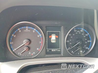 Zdjęcie 9 z 13 samochodu: 2017 TOYOTA RAV4 LE VIN:JTMBFREV5HJ148960 - miniatura