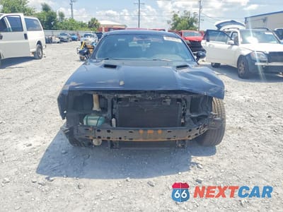 Piąte zdjęcie samochodu w środku: 2013 DODGE CHALLENGER SXT VIN:2C3CDYAG6DH673103 - miniatura
