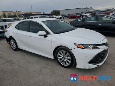 Czwarte zdjęcie samochodu z boku: 2019 TOYOTA CAMRY LE VIN:4T1B11HK5KU769571 - miniatura