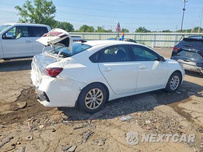 Trzecie zdjęcie samochodu z tyłu: 2019 KIA FORTE FE VIN:3KPF24ADXKE005245 - miniatura