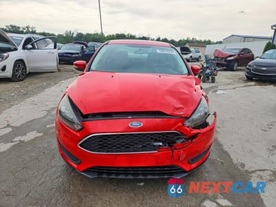 Piąte zdjęcie samochodu w środku: 2016 FORD FOCUS SE VIN:1FADP3F25GL325362 - miniatura