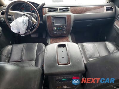 Zdjęcie 8 z 13 samochodu: 2008 GMC YUKON XL DENALI VIN:1GKFK66888J244039 - miniatura