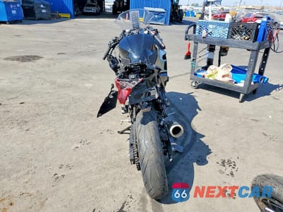 Czwarte zdjęcie samochodu z boku: 2018 KAWASAKI EX400 VIN:JKAEXKG17JDA04954 - miniatura