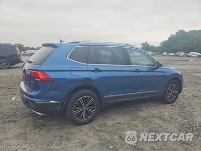 Trzecie zdjęcie samochodu z tyłu: 2019 VOLKSWAGEN TIGUAN SE VIN:3VV2B7AX0KM010892 - miniatura