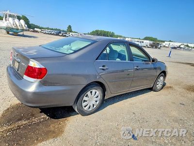 Trzecie zdjęcie samochodu z tyłu: 2005 TOYOTA CAMRY LE VIN:4T1BE32K45U566278 - miniatura