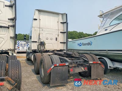 Drugie zdjęcie samochodu z przodu: 2019 INTERNATIONAL LT625 SEMI TRUCK VIN:3HSDZAPR5KN561006 - miniatura