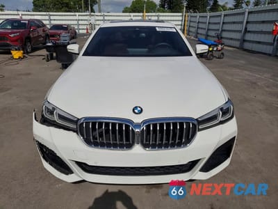 Piąte zdjęcie samochodu w środku: 2021 BMW 530E VIN:WBA13AG04MCH28187 - miniatura