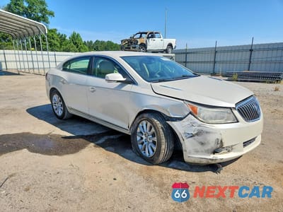 Czwarte zdjęcie samochodu z boku: 2013 BUICK LACROSSE PREMIUM VIN:1G4GF5E30DF180771 - miniatura