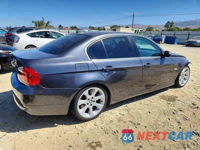 Trzecie zdjęcie samochodu z tyłu: 2006 BMW 330 I VIN:WBAVB33596KS38657 - miniatura