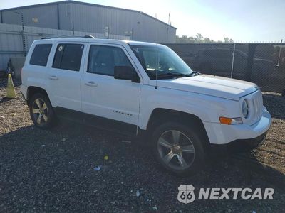 Czwarte zdjęcie samochodu z boku: 2017 JEEP PATRIOT LATITUDE VIN:1C4NJRFBXHD155191 - miniatura