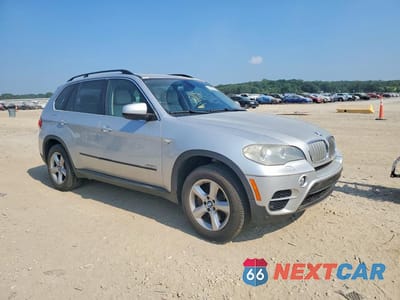 Czwarte zdjęcie samochodu z boku: 2012 BMW X5 XDRIVE50I VIN:5UXZV8C54CL422174 - miniatura