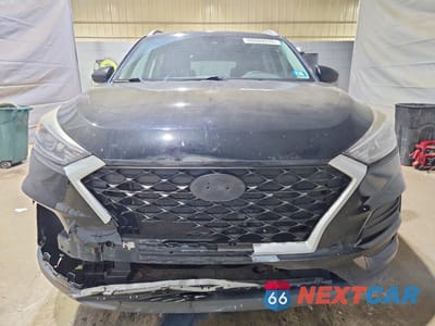 Piąte zdjęcie samochodu w środku: 2019 HYUNDAI TUCSON VALUE VIN:KM8J3CA41KU045650 - miniatura