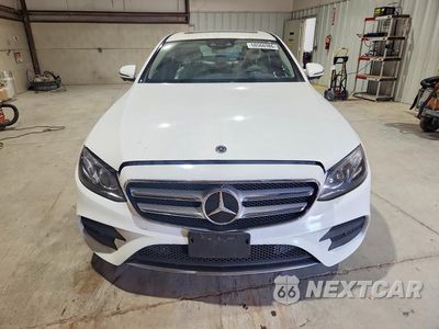 Piąte zdjęcie samochodu w środku: 2018 MERCEDES-BENZ E 300 4MATIC VIN:WDDZF4KB8JA335374 - miniatura