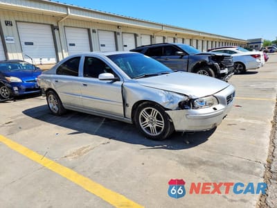 Czwarte zdjęcie samochodu z boku: 2006 VOLVO S60 2.5T VIN:YV1RS592562508555 - miniatura