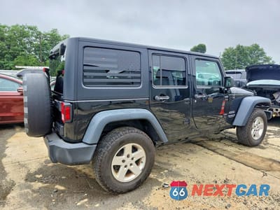 Trzecie zdjęcie samochodu z tyłu: 2017 JEEP WRANGLER UNLIMITED SPORT VIN:1C4BJWDG6HL576069 - miniatura
