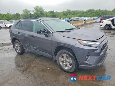Czwarte zdjęcie samochodu z boku: 2025 TOYOTA RAV4 XLE VIN:2T3P1RFVXSW571822 - miniatura