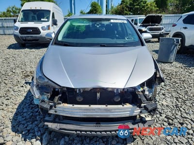 Piąte zdjęcie samochodu w środku: 2016 TOYOTA PRIUS FOUR VIN:JTDKARFU6G3519759 - miniatura