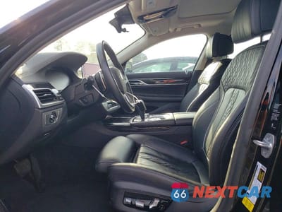 Zdjęcie 7 z 13 samochodu: 2020 BMW 740 I VIN:WBA7T2C04LGF96819 - miniatura