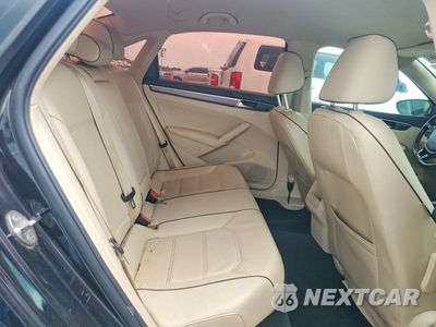 Zdjęcie 10 z 12 samochodu: 2018 VOLKSWAGEN PASSAT S/R-LINE VIN:1VWAA7A37JC022352 - miniatura