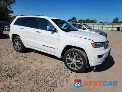 Czwarte zdjęcie samochodu z boku: 2021 JEEP GRAND CHEROKEE OVERLAND VIN:1C4RJFCG3MC508466 - miniatura