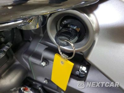 Zdjęcie 8 z 10 samochodu: 2004 HONDA NRX1800 EB VIN:1HFSC53J04A000300 - miniatura