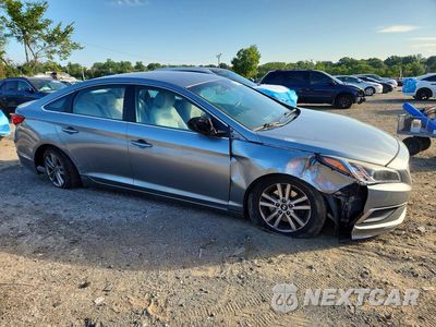 Czwarte zdjęcie samochodu z boku: 2017 HYUNDAI SONATA SE VIN:5NPE24AF3HH477188 - miniatura