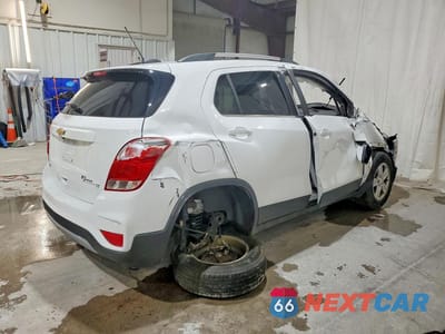 Trzecie zdjęcie samochodu z tyłu: 2019 CHEVROLET TRAX 1LT VIN:KL7CJLSB2KB913597 - miniatura