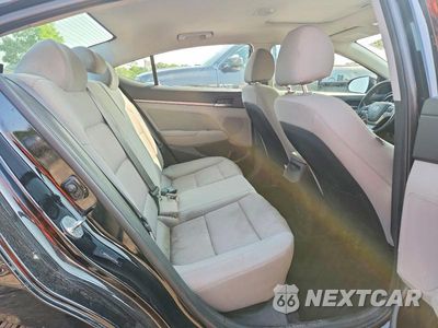 Zdjęcie 10 z 12 samochodu: 2018 HYUNDAI ELANTRA VALUE EDITION VIN:5NPD84LF8JH232965 - miniatura