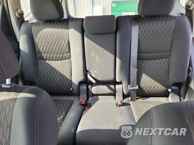 Zdjęcie 10 z 14 samochodu: 2018 NISSAN ROGUE S VIN:5N1AT2MV1JC742139 - miniatura