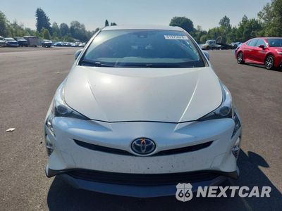 Piąte zdjęcie samochodu w środku: 2017 TOYOTA PRIUS THREE TOURING VIN:JTDKARFU5H3537901 - miniatura