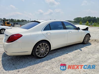 Trzecie zdjęcie samochodu z tyłu: 2017 MERCEDES-BENZ S 550 VIN:WDDUG8CB3HA315170 - miniatura