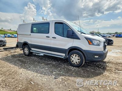 Czwarte zdjęcie samochodu z boku: 2023 FORD TRANSIT T-250 VIN:1FTBR1Y81PKB80599 - miniatura