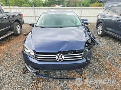Piąte zdjęcie samochodu w środku: 2012 VOLKSWAGEN PASSAT SE VIN:1VWBP7A39CC090075 - miniatura
