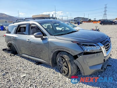 Czwarte zdjęcie samochodu z boku: 2022 NISSAN PATHFINDER SV VIN:5N1DR3BA2NC240232 - miniatura
