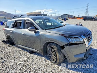 Czwarte zdjęcie samochodu z boku: 2022 NISSAN PATHFINDER SV VIN:5N1DR3BA2NC240232 - miniatura