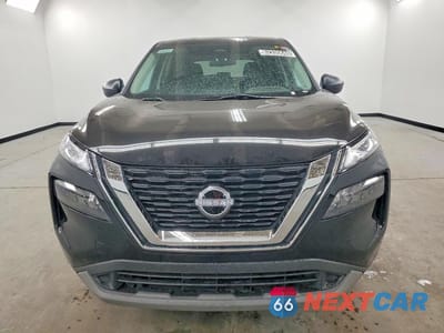 Piąte zdjęcie samochodu w środku: 2023 NISSAN ROGUE S VIN:5N1BT3AA2PC869549 - miniatura