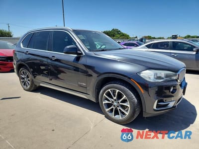 Czwarte zdjęcie samochodu z boku: 2018 BMW X5 SDRIVE35I VIN:5UXKR2C51J0Z22102 - miniatura