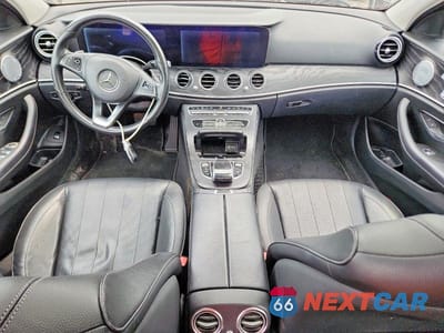 Zdjęcie 8 z 12 samochodu: 2018 MERCEDES-BENZ E 300 4MATIC VIN:WDDZF4KB2JA313869 - miniatura