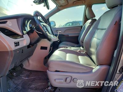 Zdjęcie 7 z 13 samochodu: 2018 TOYOTA SIENNA XLE PREMIUM 8-PASSENGER VIN:5TDYZ3DC5JS914578 - miniatura