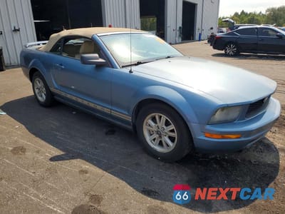 Czwarte zdjęcie samochodu z boku: 2006 FORD MUSTANG VIN:1ZVFT84N365107140 - miniatura