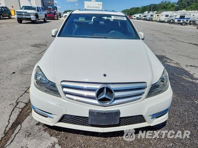 Piąte zdjęcie samochodu w środku: 2013 MERCEDES-BENZ C 250 VIN:WDDGF4HB2DA797626 - miniatura