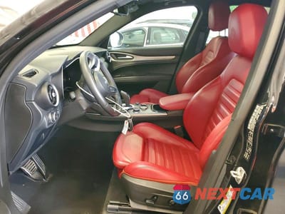 Zdjęcie 7 z 12 samochodu: 2024 ALFA ROMEO STELVIO TI VIN:ZASPAKBN8R7D85240 - miniatura