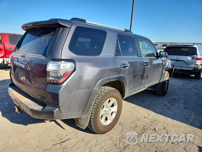 Trzecie zdjęcie samochodu z tyłu: 2020 TOYOTA 4RUNNER SR5 PREMIUM VIN:JTEBU5JR2L5796440 - miniatura