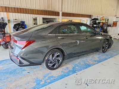 Trzecie zdjęcie samochodu z tyłu: 2026 HYUNDAI ELANTRA LIMITED VIN:KMHLP4DG2TU111018 - miniatura